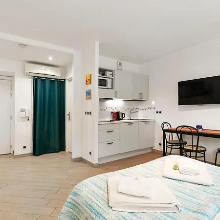아파트 Les Oranges Five Stars Holidayhouse